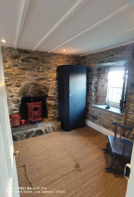 Brynglas Cottage With Hot Tub, Anglesey. Llanfachraeth Exterior foto