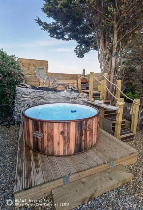 Brynglas Cottage With Hot Tub, Anglesey. Llanfachraeth Exterior foto
