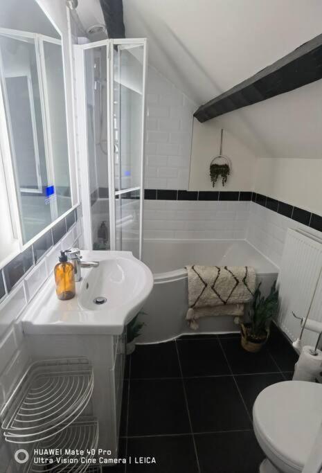 Brynglas Cottage With Hot Tub, Anglesey. Llanfachraeth Exterior foto
